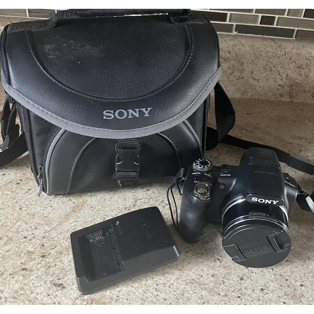 PARTS ONLY ‼️ SONY CYBERSHOT DSC-HX1 DIGITAL CAMERA 9.1 MEGAPIXEL 20 ZOOM READ